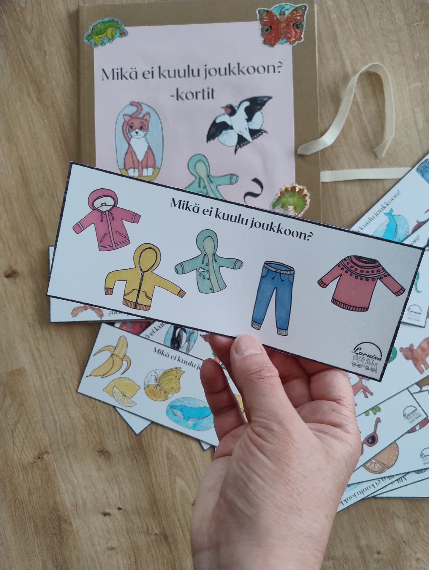 Mikä ei kuulu joukkoon? -kortit tiedostona