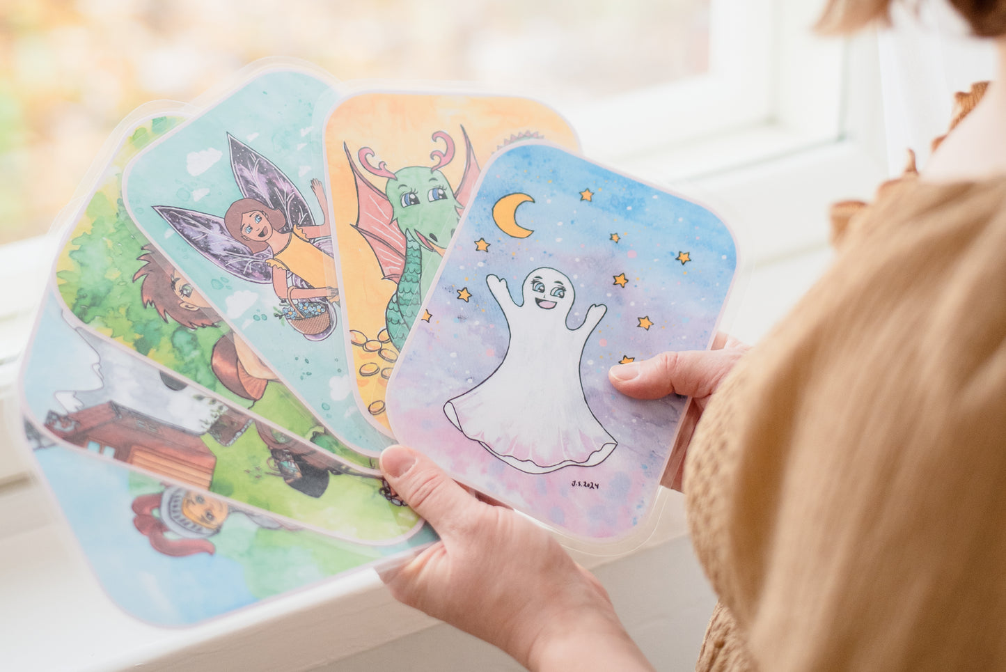 Satujen maailma -lorukortit valmiiksi askarreltuna