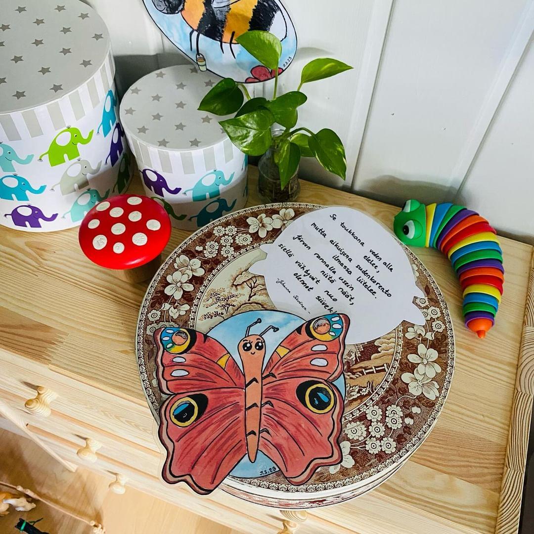 Ötököitä lorukortteina