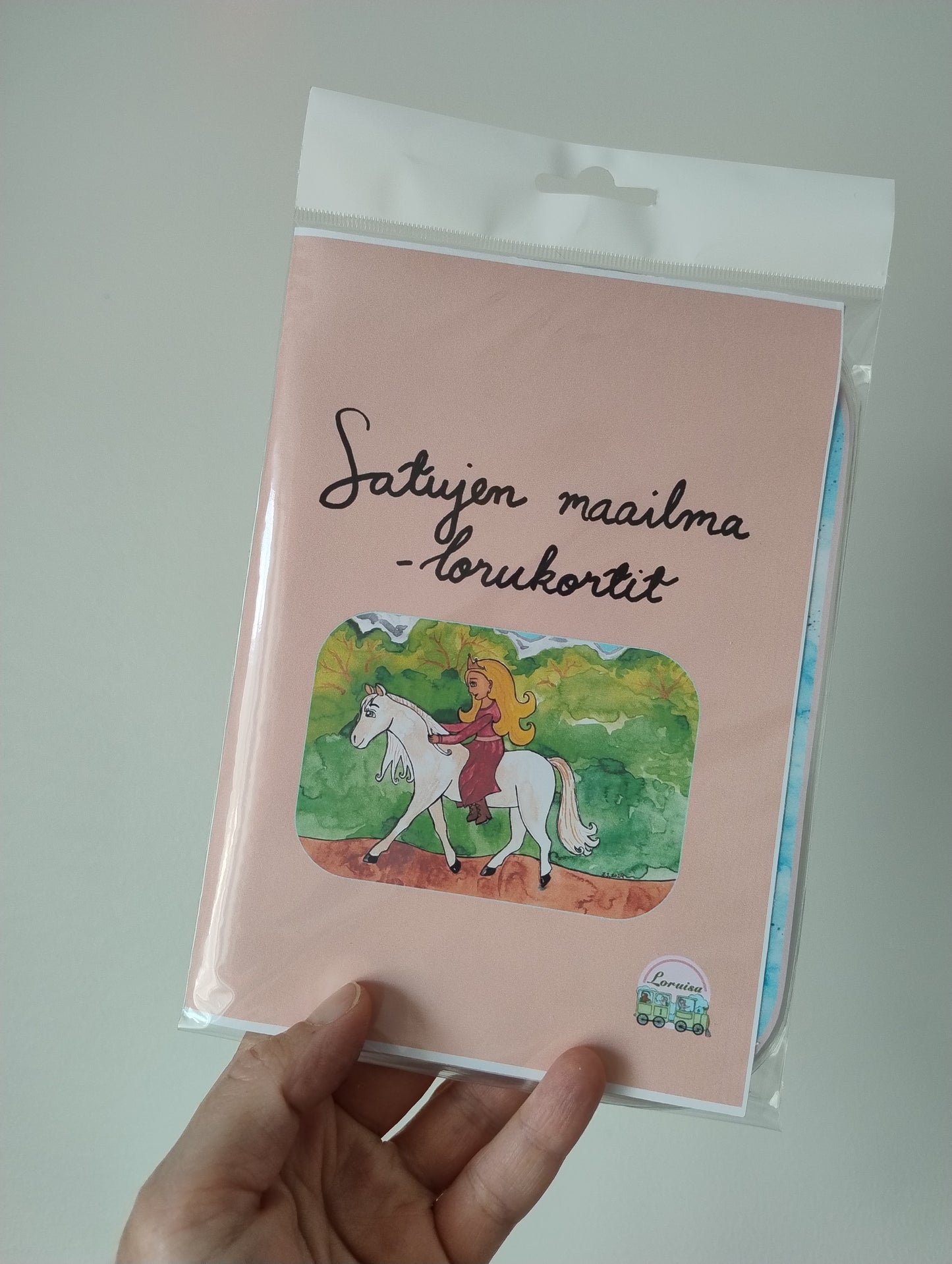 Satujen maailma -lorukortit valmiiksi askarreltuna