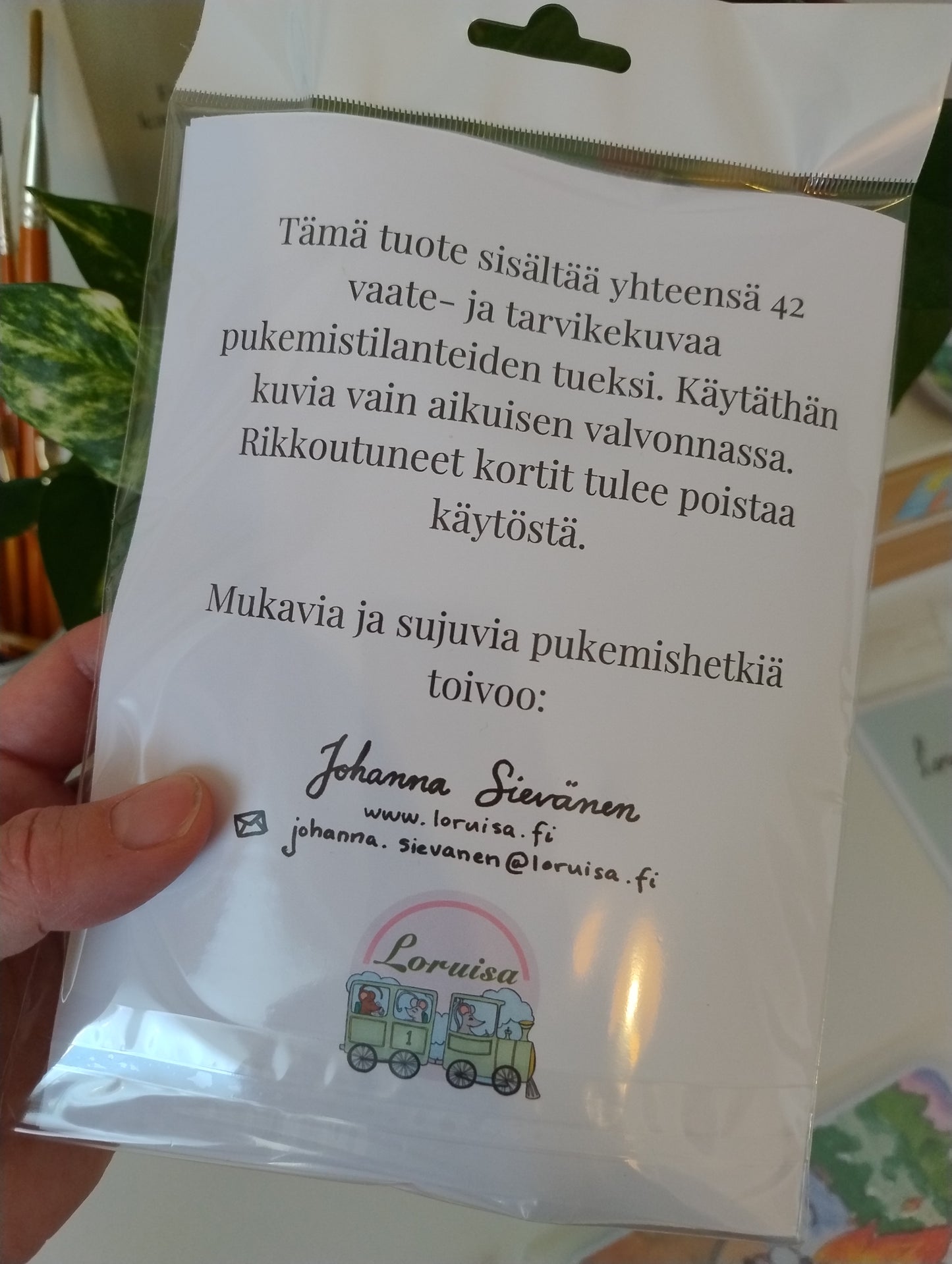 Vaatekuvat valmiiksi askarreltuna